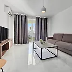 Apartment Spacious With Large Terrace *