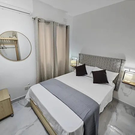 Spacious With Large Terrace * 세인트폴스베이